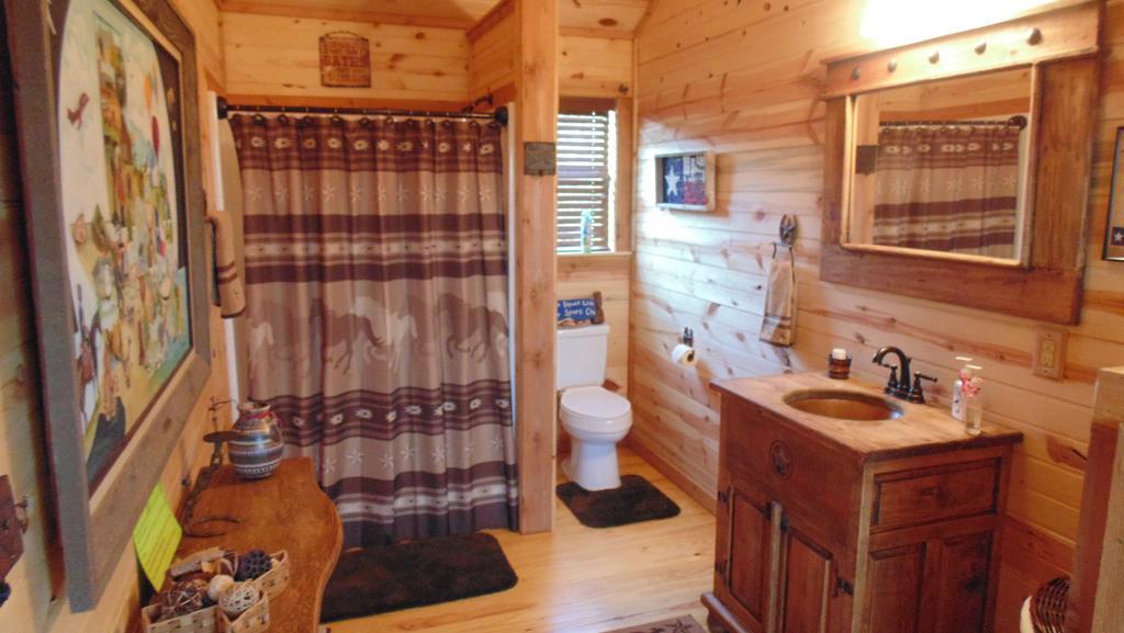 Texas T Bed And Breakfast Llano 外观 照片