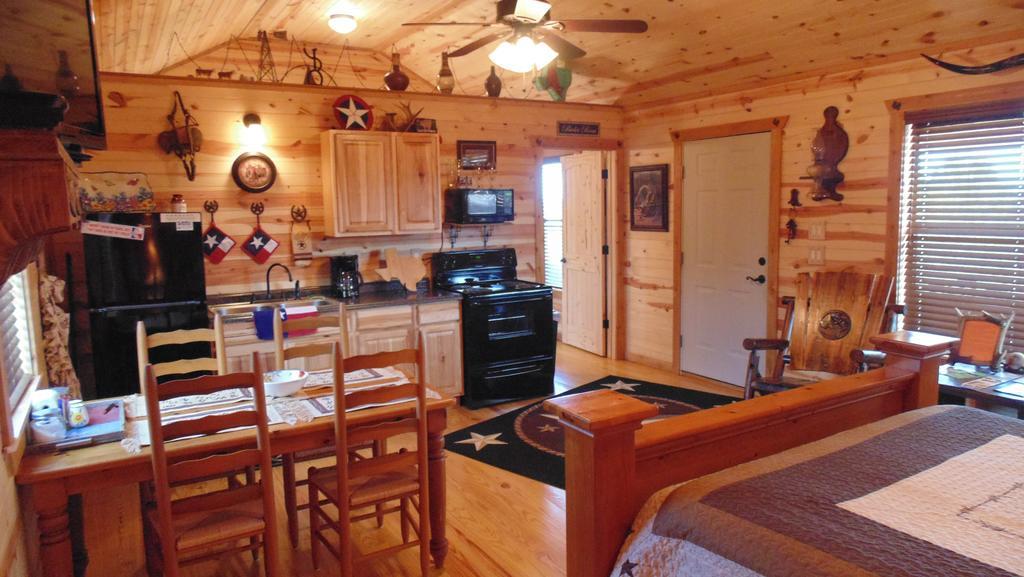 Texas T Bed And Breakfast Llano 外观 照片