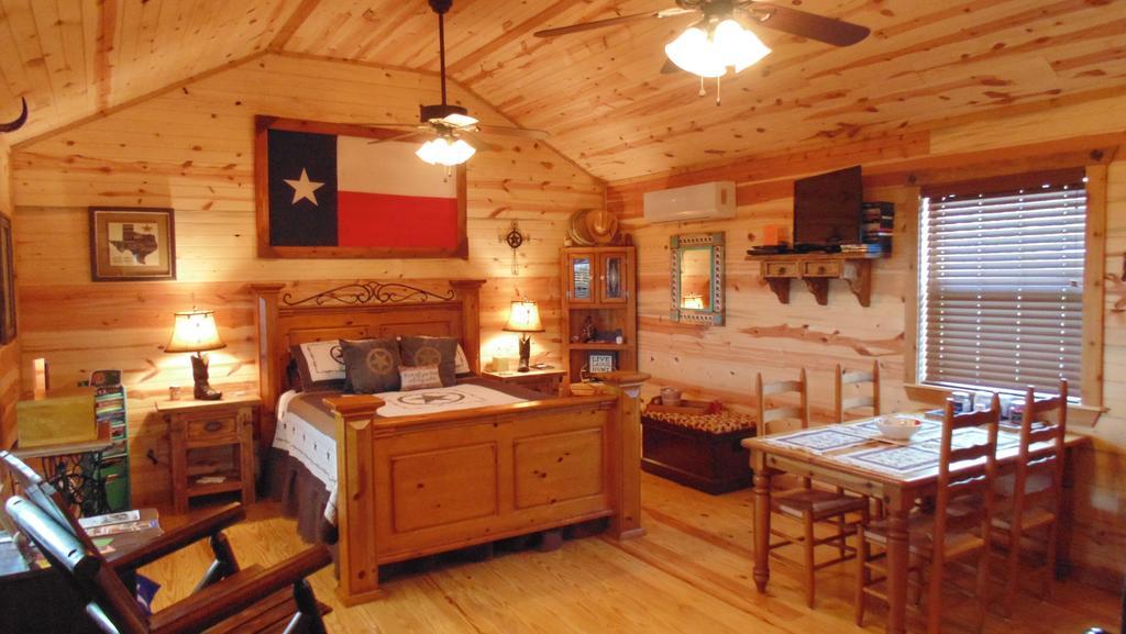 Texas T Bed And Breakfast Llano 外观 照片